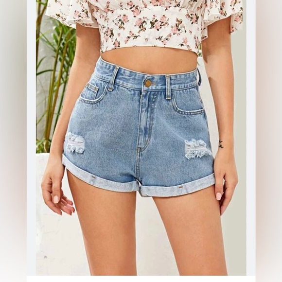 HIGH WAISTED DISTRESSED JEANS SHORTS IN MEDIUM SIZE waist 26 inches - Picture 1 of 6